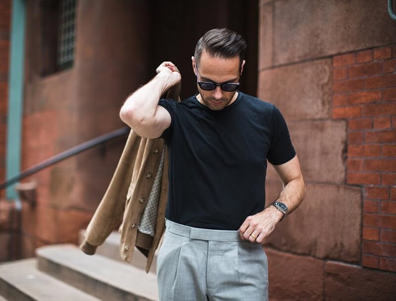 Guide to Wearing T-Shirt with Slacks to Stand Out